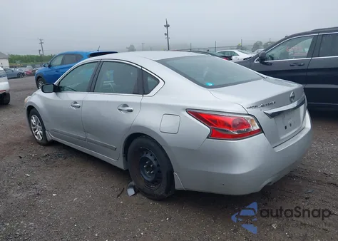 2015 Nissan Altima 2.5 S z USA, uszkodzony, nr VIN 1N4AL3AP0FC128129